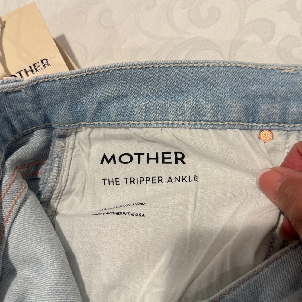 MOTHER Light Blue Ankle Jeans. Size 32 - Picture 9 of 16